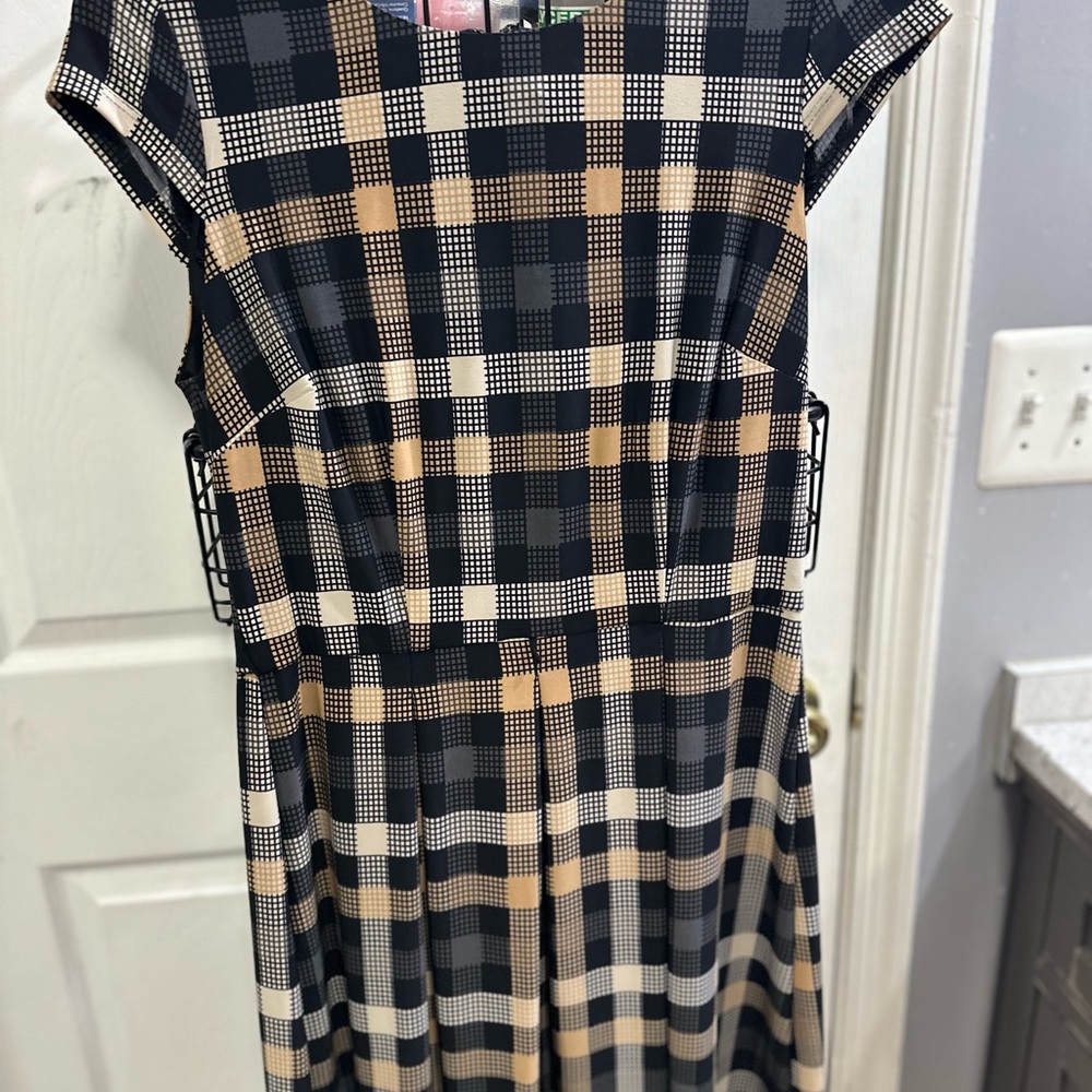 Studio One Black and Tan Pleated A-Line Mini Dress